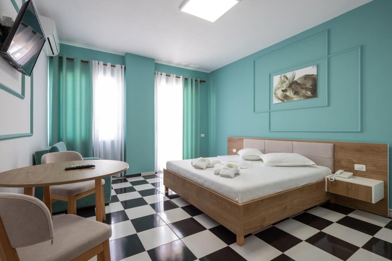 Compas Boutique Hotel Golem  Exteriör bild